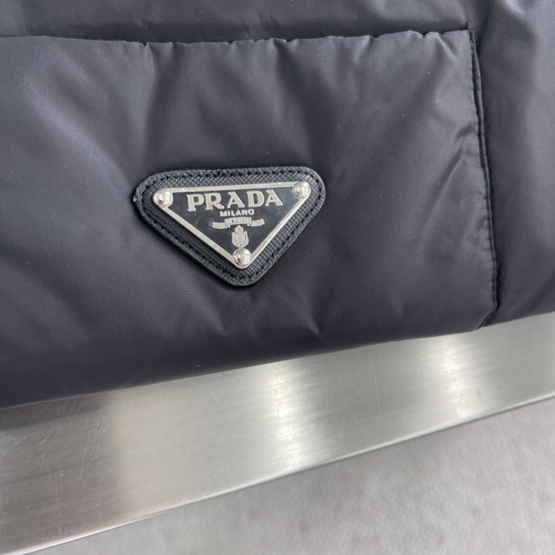 Pra*a outwear